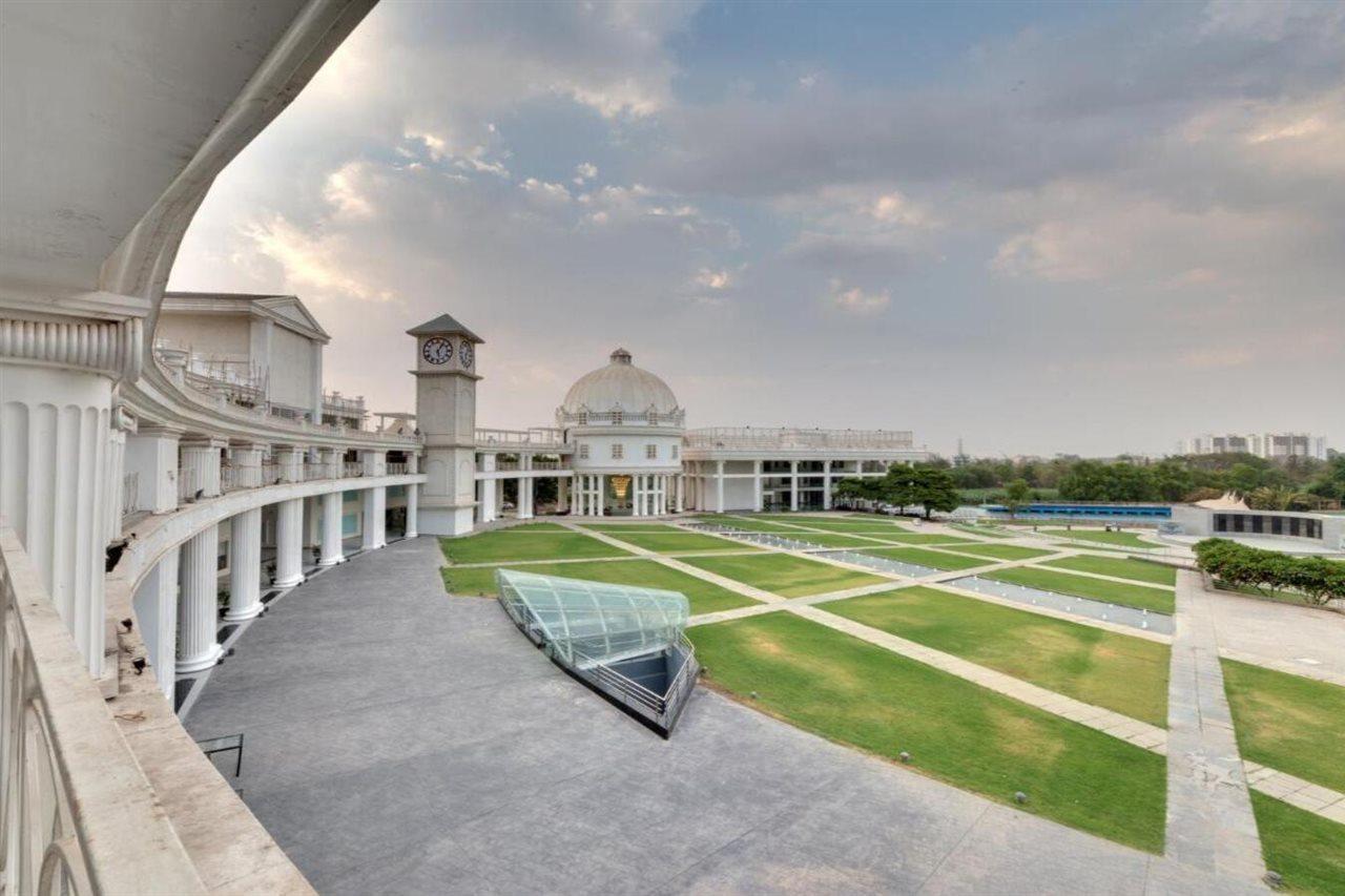 Amanora The Fern Hotels & Club Mundhwa Luaran gambar