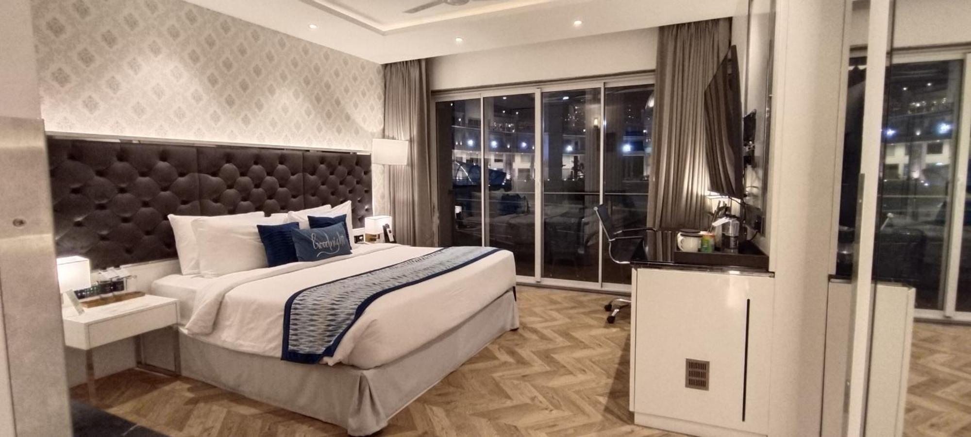 Amanora The Fern Hotels & Club Mundhwa Luaran gambar