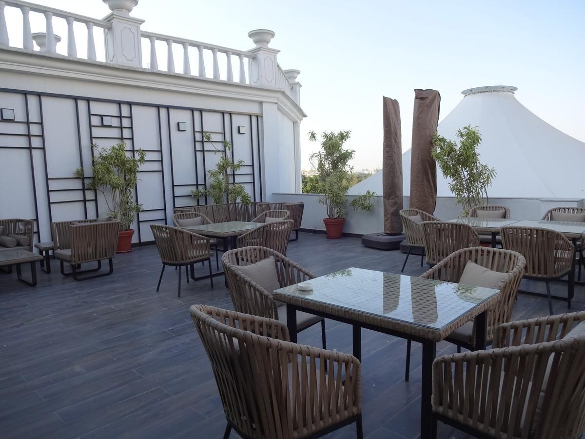 Amanora The Fern Hotels & Club Mundhwa Luaran gambar